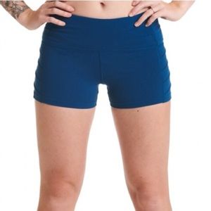 NWT Oiselle Aero Shorts Size 2 in Curfew Blue